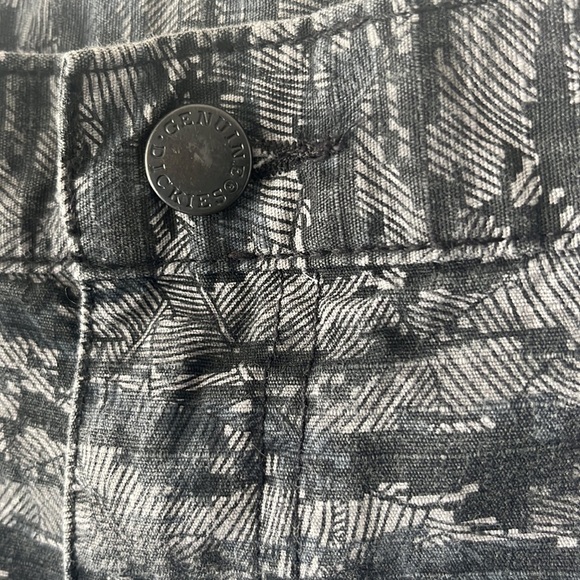 Dickies gray&white print cotton denim like shorts 5 pockets Mens sz 44 - Picture 3 of 11